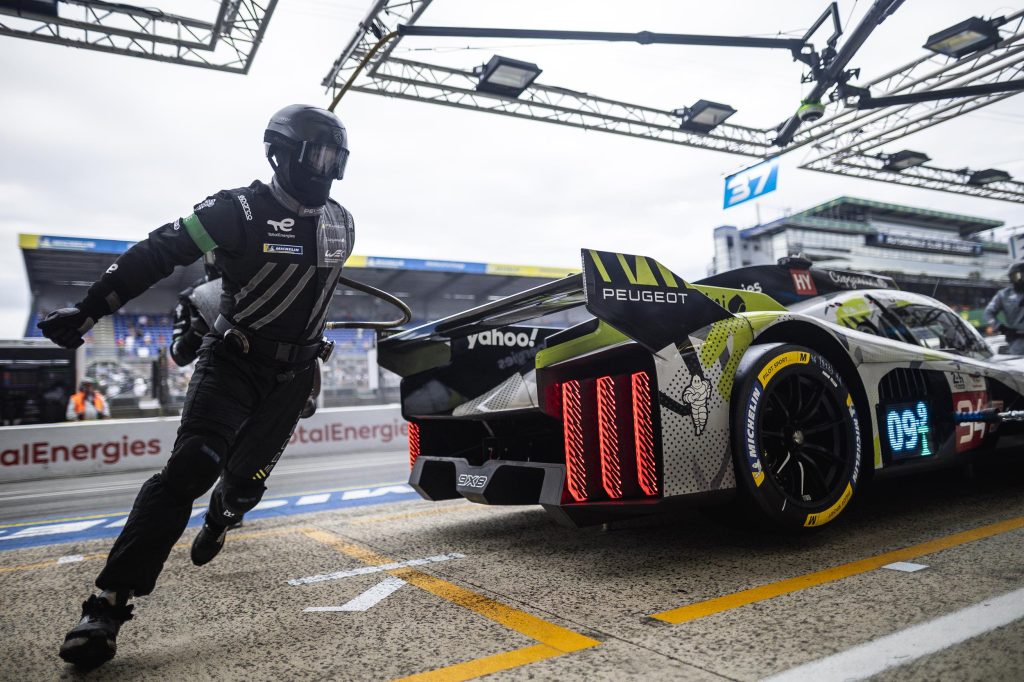 Mopar-joins-Team Peugeot