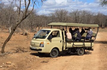 Hyundai H100 Delivers 10,000 Tourists in the Bush